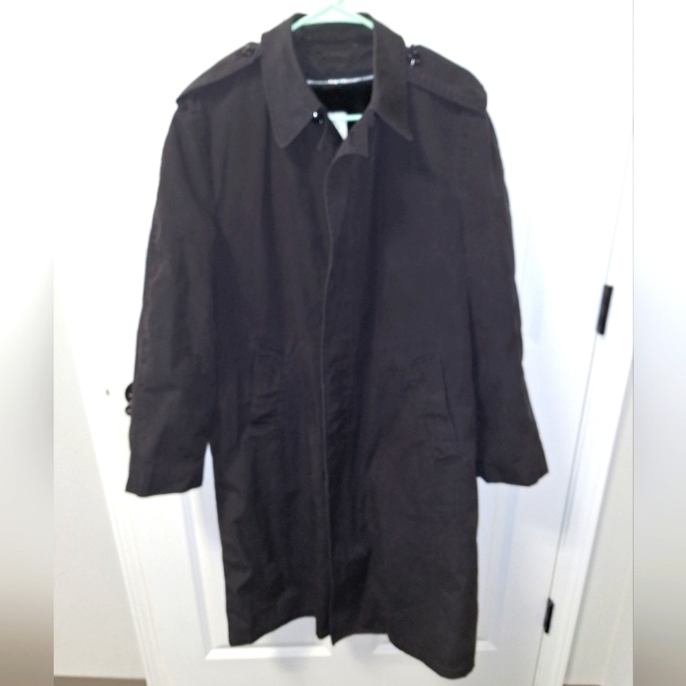 An unbranded All Weather men's trench coat in a size 40R with a faux fur lining.